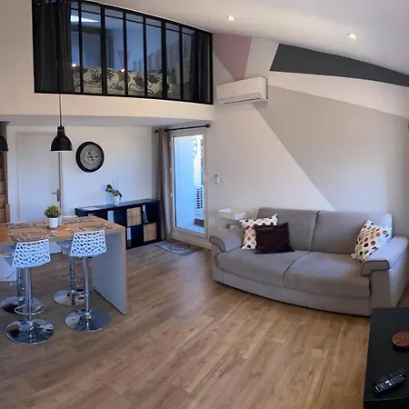 Spacieux Duplex, Vue Et Belle Terrasse * イエール